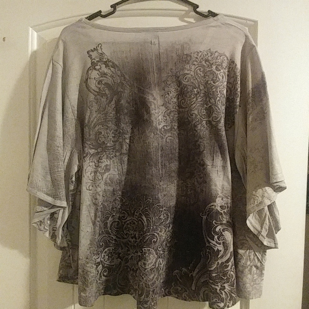 Top - Picture 2 of 2
